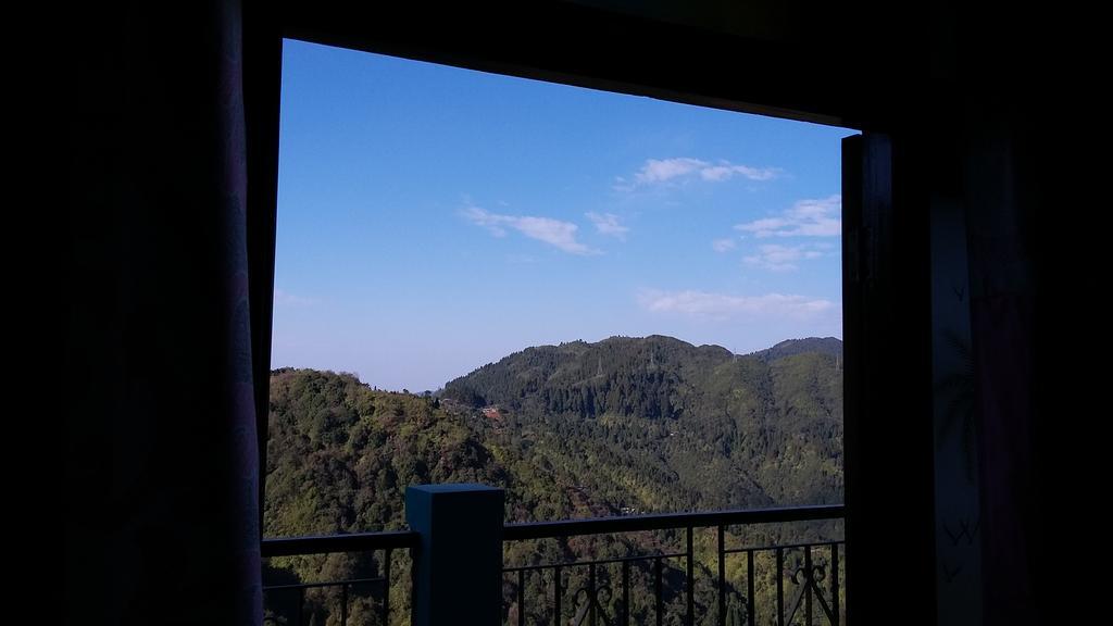 דרג'ילינג Tharbaling Homestay מראה חיצוני תמונה